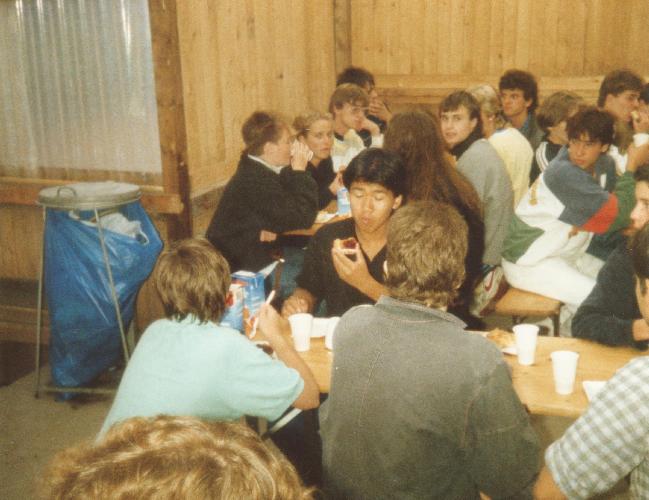 Die erste Sommerausfahrt 1986. Im Vordergrund in blau mit den schmalen Schultern sehen wir den jungen Si Hing Marvin gegenüber von Gong B.